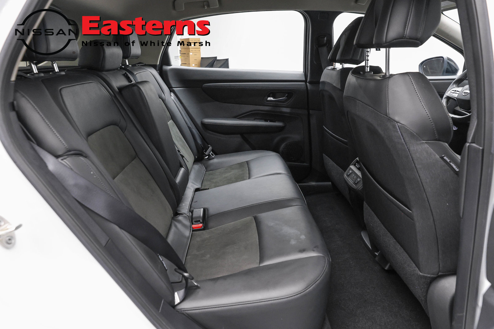 Used 2024 Nissan Ariya FWD image 25