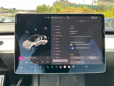 Used 2021 Tesla Model Y Long Range AWD/4WD image 50