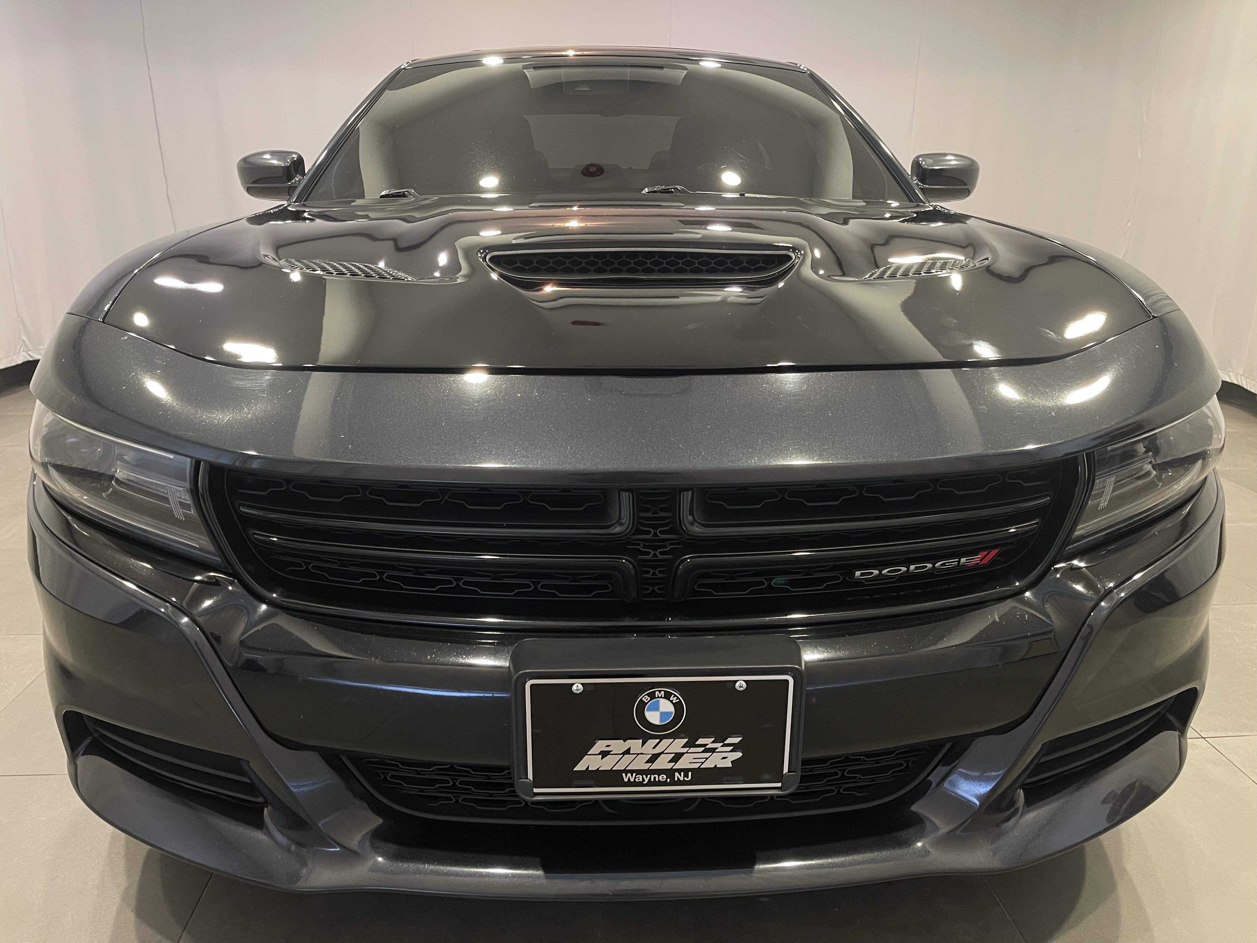Used 2017 Dodge Charger R/T w/ Premium Group RWD image 2
