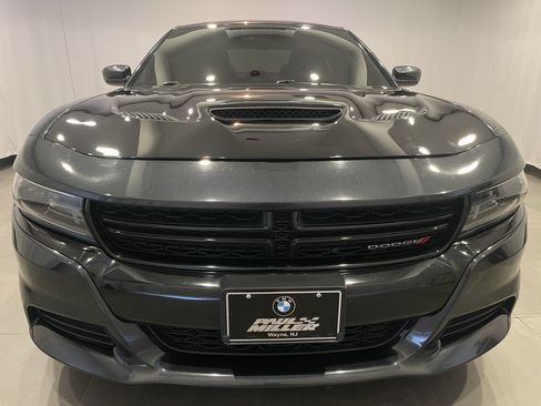 Used 2017 Dodge Charger R/T w/ Premium Group RWD image 2