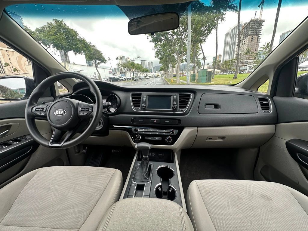 Used 2021 Kia Sedona LX FWD image 10