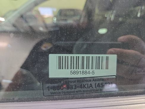 Used 2025 Kia Niro LX FWD image 4