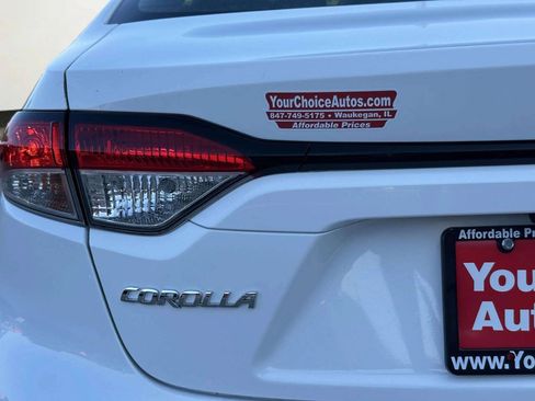 Used 2021 Toyota Corolla LE FWD image 38