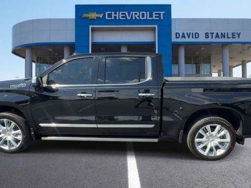 Used 2025 Chevrolet Silverado 1500 High Country AWD/4WD image 5
