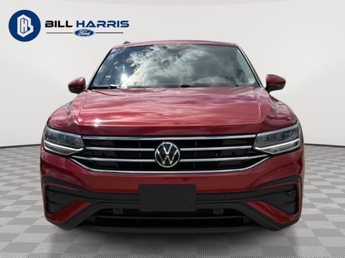 Used 2022 Volkswagen Tiguan SE w/ Panoramic Sunroof Package AWD/4WD image 2