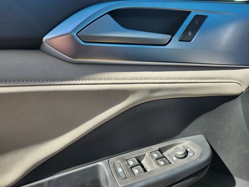 New 2025 Volkswagen Taos SE AWD/4WD image 17