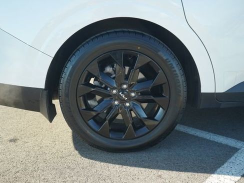 Used 2022 Kia Carnival SX Prestige image 42