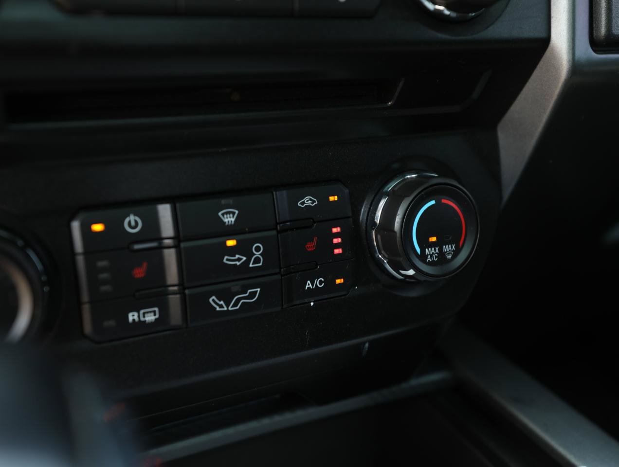 Used 2018 Ford F150 XLT w/ Equipment Group 302A Luxury AWD/4WD image 22