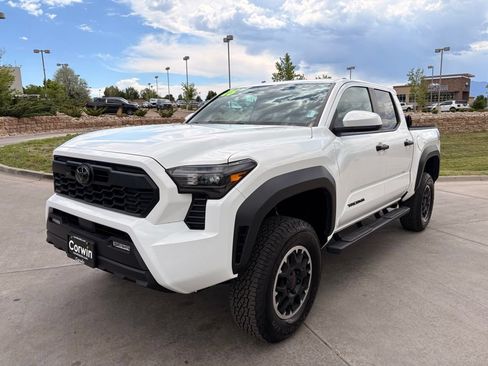 Used 2026 Toyota Tacoma TRD Off-Road AWD/4WD image 3