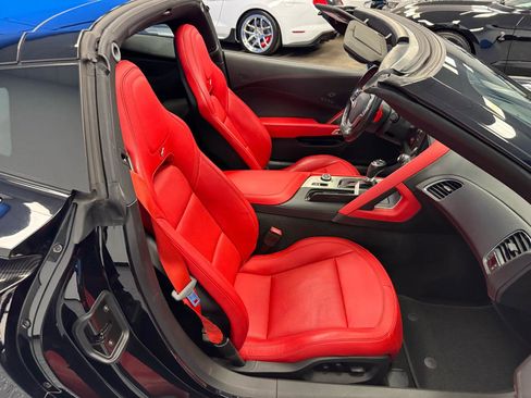 Used 2019 Chevrolet Corvette Stingray Coupe RWD image 14