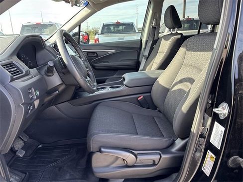 Used 2025 Honda Ridgeline Sport image 15