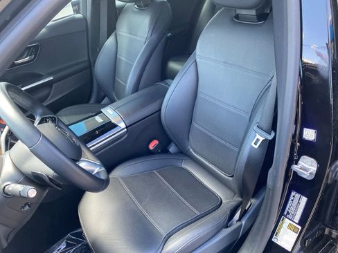 Used 2025 Mercedes-Benz C 300 4MATIC Sedan image 11