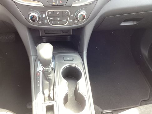 Used 2024 Chevrolet Equinox LT AWD/4WD image 20