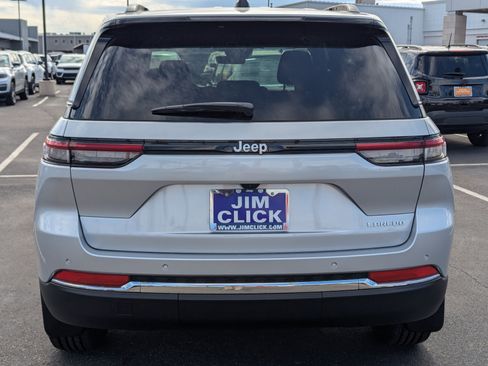 New 2025 Jeep Grand Cherokee Laredo w/ Luxury Tech Group I image 3