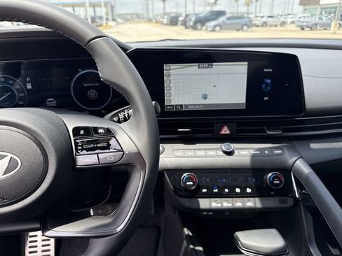 New 2025 Hyundai Elantra SEL FWD image 21