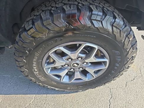 Used 2023 Ford Bronco Badlands image 36
