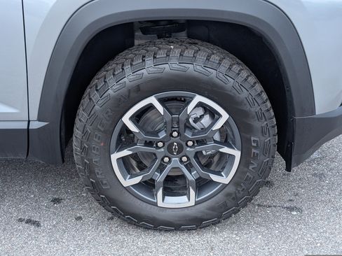 New 2026 Chevrolet Equinox ACTIV FWD image 6