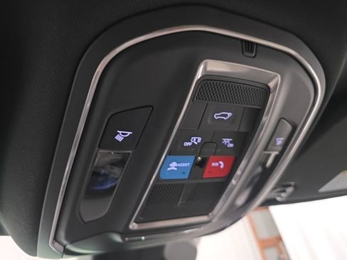 Used 2025 Jeep Wagoneer L 4WD image 21
