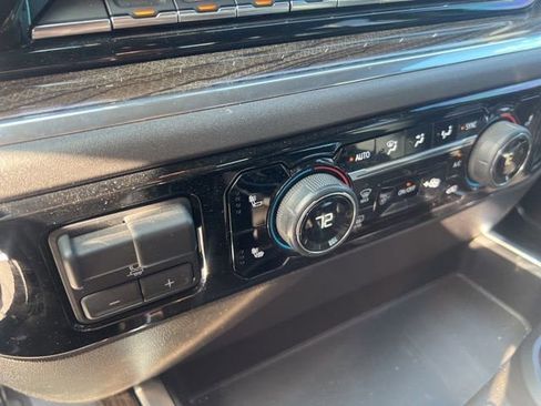 Used 2024 Chevrolet Silverado 1500 LT Trail Boss w/ LT Trail Boss Premium Package image 11