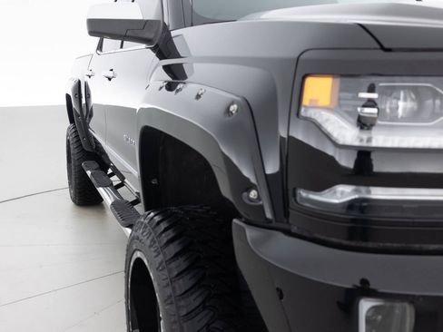 Used 2017 Chevrolet Silverado 1500 LTZ Z71 w/ LTZ Plus Package image 11