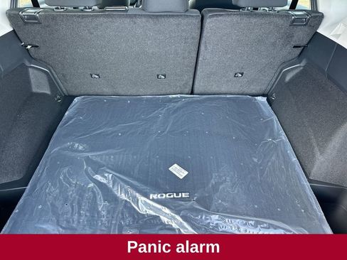 Used 2025 Nissan Rogue SV image 39