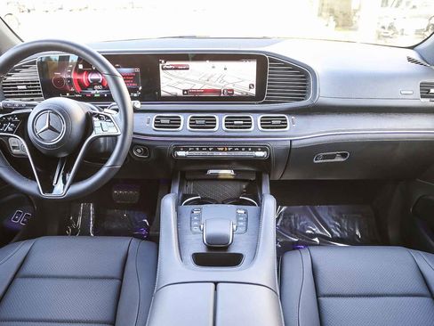 Used 2025 Mercedes-Benz GLE 450e 4MATIC image 12