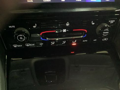 Certified 2023 Jeep Grand Cherokee Limited AWD/4WD image 34