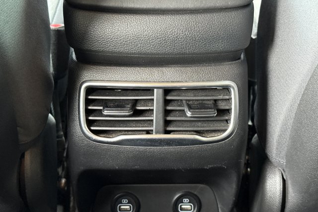 Used 2022 Hyundai Santa Fe SEL w/ Convenience Package FWD image 16