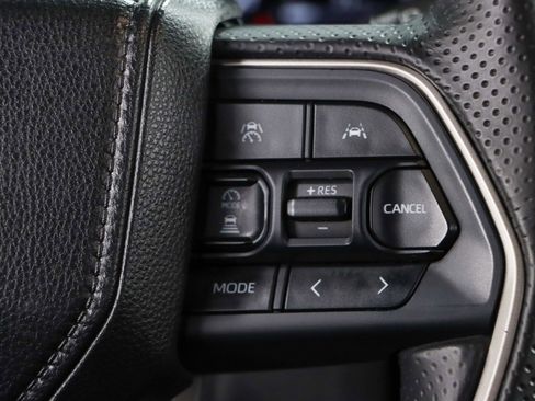 Used 2025 Toyota 4Runner TRD Off-Road Premium AWD/4WD image 15