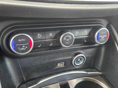 Used 2024 Alfa Romeo Stelvio Sprint RWD image 19