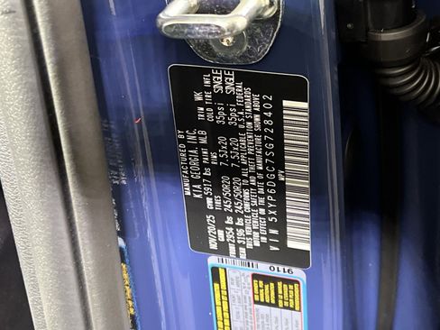 New 2025 Kia Telluride S image 37