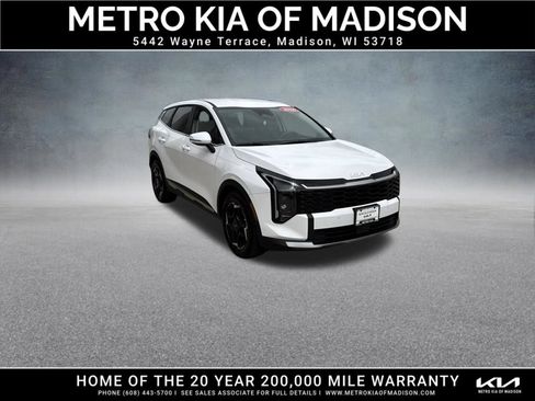 Used 2026 Kia Sportage EX FWD image 8