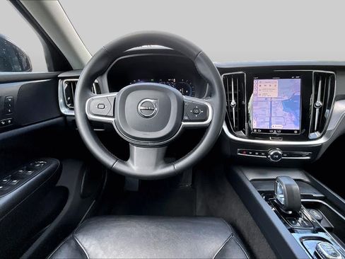 Used 2023 Volvo S60 B5 Core FWD image 6