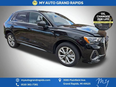 Used 2022 Audi Q3 2.0T Premium image 2