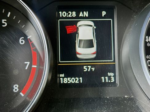 Used 2017 Volkswagen Passat 1.8T SEL Premium image 18