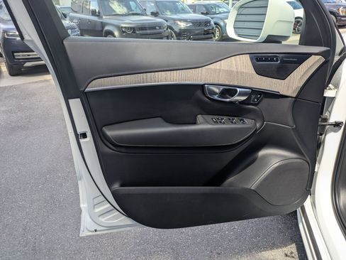Used 2023 Volvo XC90 T8 Ultimate w/ Lounge Package AWD/4WD image 12