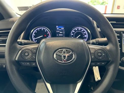 Used 2020 Toyota Camry LE FWD image 10