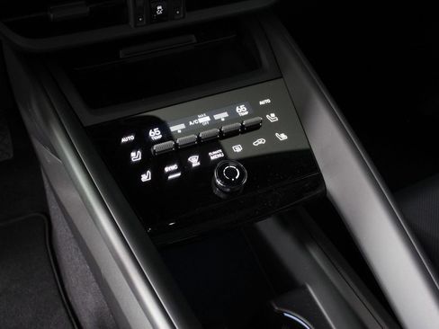 New 2026 Porsche Macan 4 Electric image 14