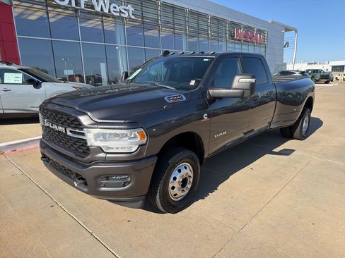 Used 2023 RAM 3500 Big Horn w/ Level 2 Equipment Group AWD/4WD image 1
