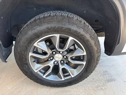 Used 2024 Chevrolet Silverado 1500 LT RWD image 5