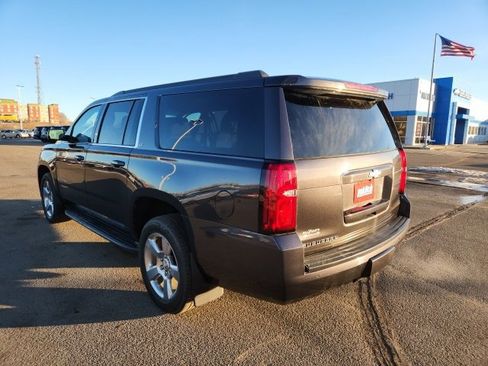 Used 2018 Chevrolet Suburban LT w/ Luxury Package image 5