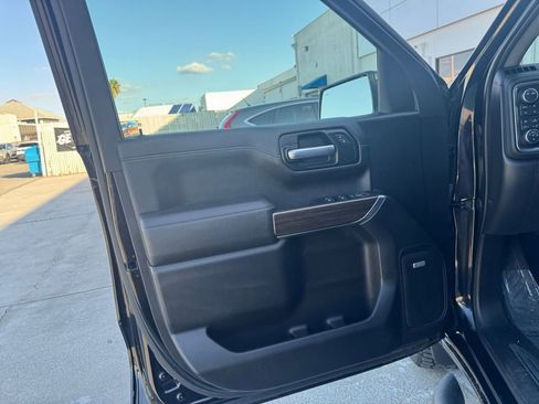 Used 2021 Chevrolet Silverado 1500 LT Trail Boss image 11