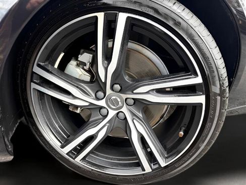 Used 2020 Volvo S90 T6 R-Design image 41