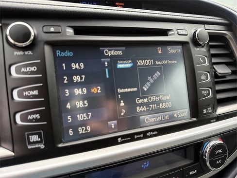 Used 2018 Toyota Highlander Limited Platinum image 29