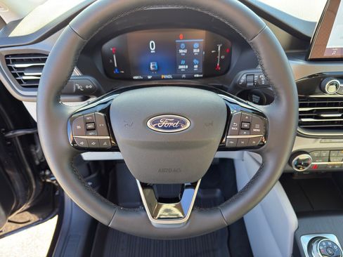 Used 2025 Ford Escape Active w/ Cold Weather Package image 10