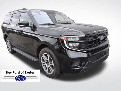 Used 2025 Ford Expedition Active AWD/4WD image 2