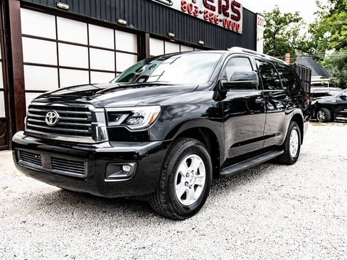 Used 2018 Toyota Sequoia SR5 RWD image 4