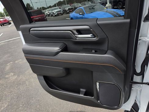 Used 2025 GMC Sierra 2500 AT4 AWD/4WD image 32