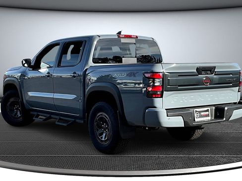 Used 2025 Nissan Frontier PRO-4X image 3