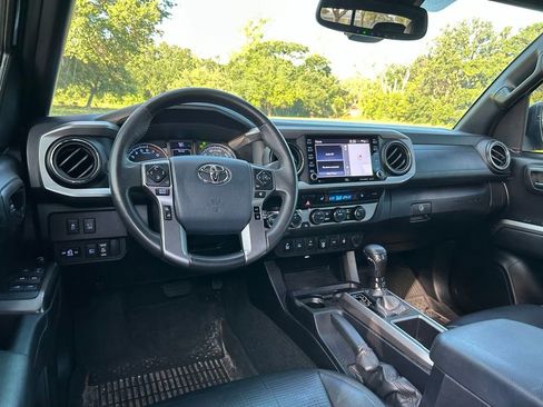 Used 2020 Toyota Tacoma Limited AWD/4WD image 13